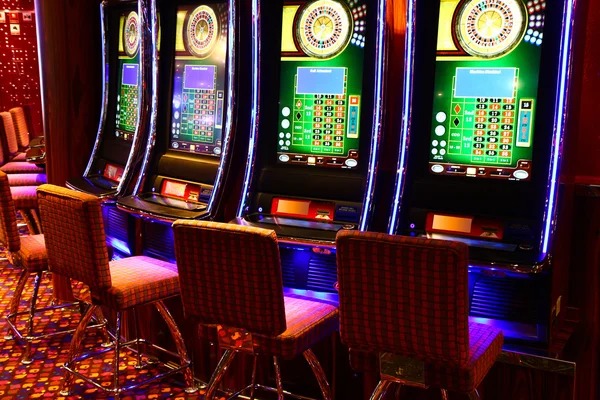 Mobile app interface showing live roulette table and football match schedule